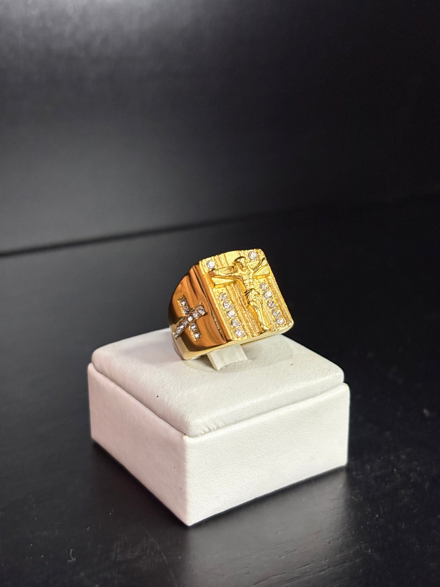 Anillo Cristo Gold