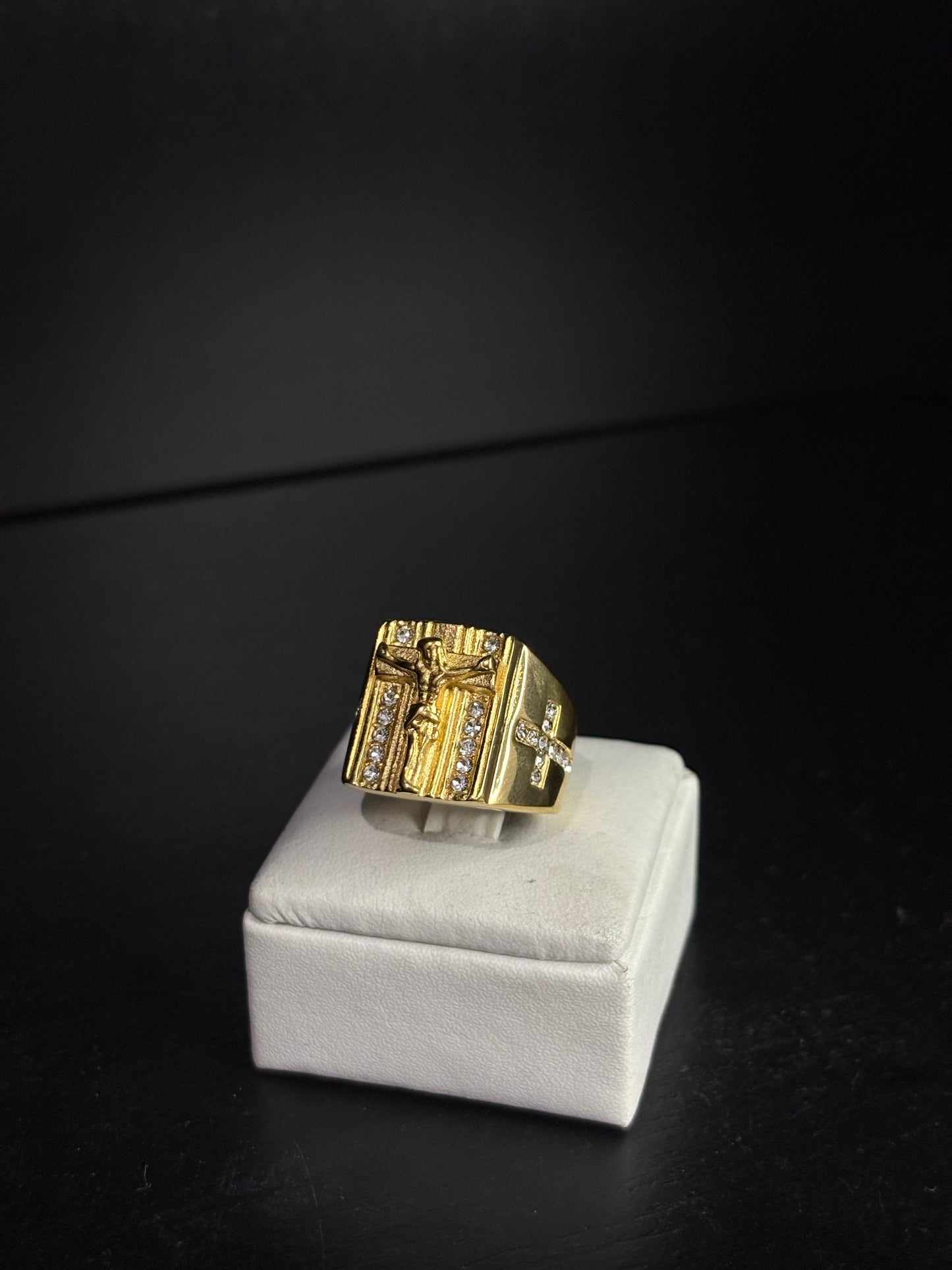 Anillo Cristo Gold