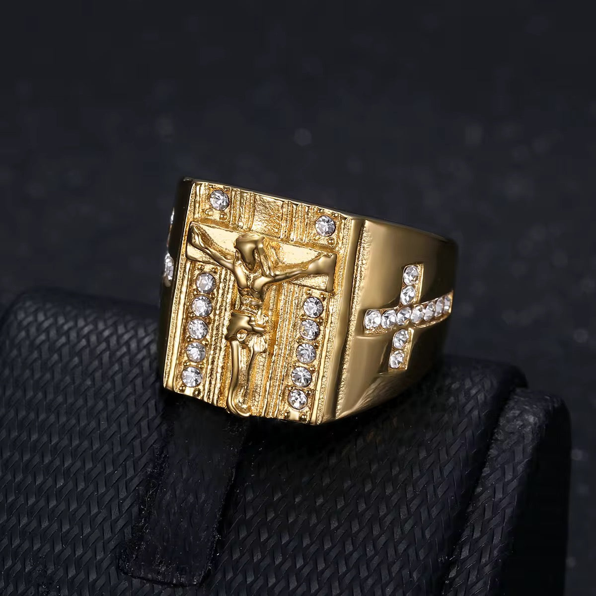 Anillo Cristo Gold