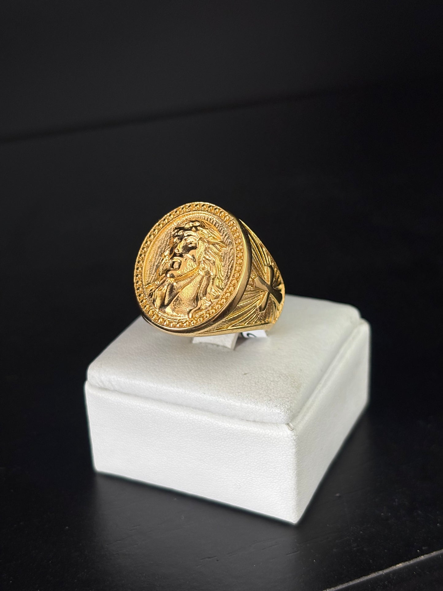 Anillo Jesus Gold