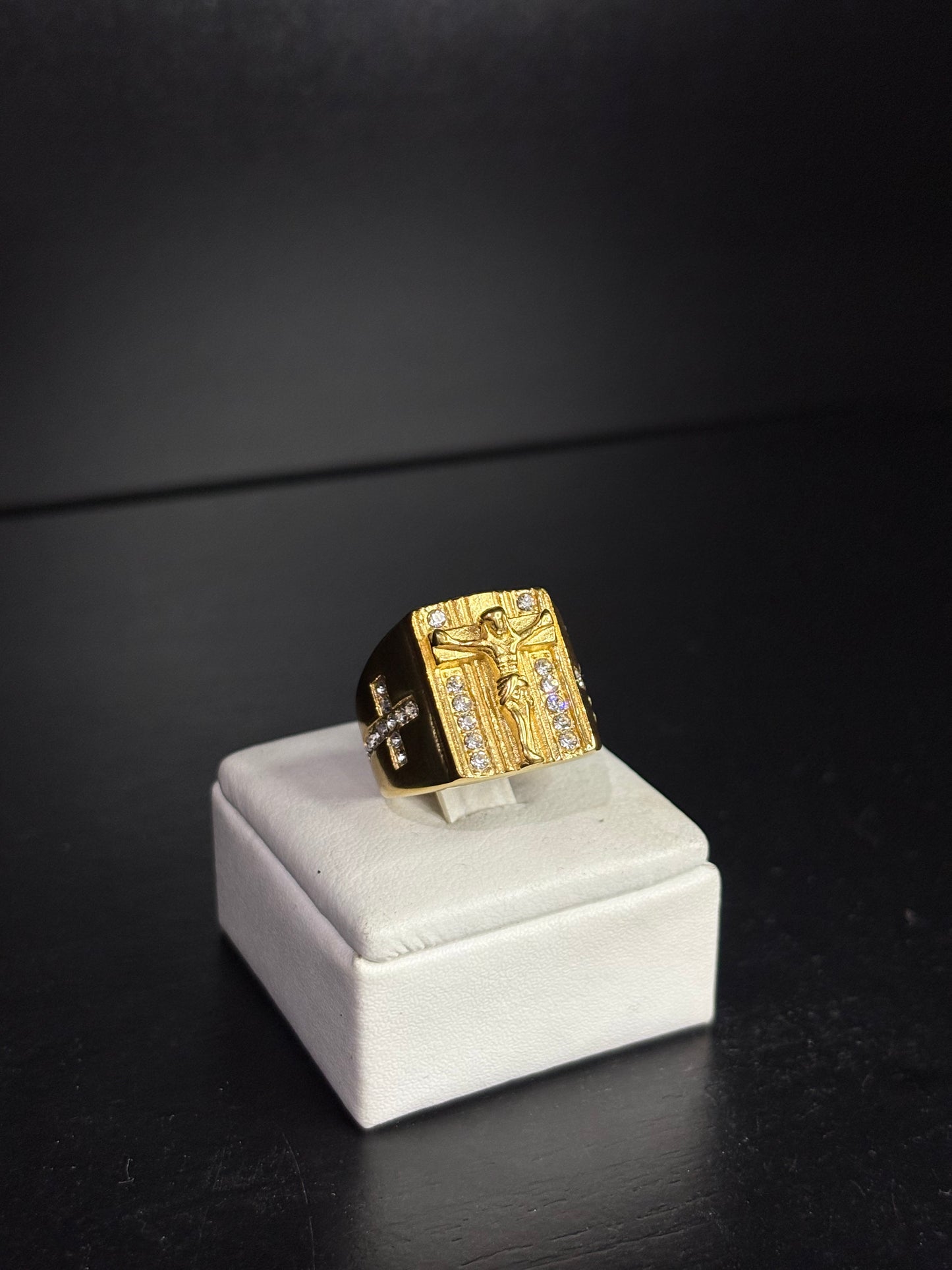 Anillo Cristo Gold
